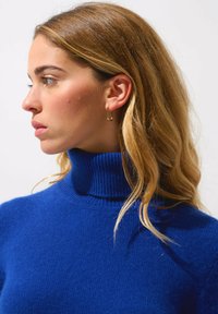 Authentic Cashmere LINDA niebieski