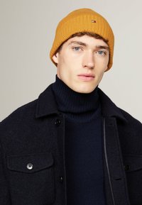 Tommy Hilfiger FLAG BEANIE UNISEX - Berretto - city