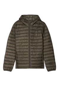 Chaqueta acolchada de color verde oliva con capucha, que presenta un cierre frontal con cremallera, textura acolchada y puños elásticos para mayor calidez y comodidad.