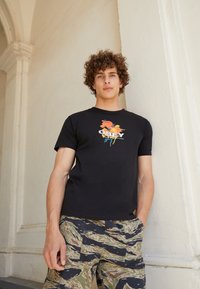 Obey Clothing BOUQUET - T-shirt estampada - black