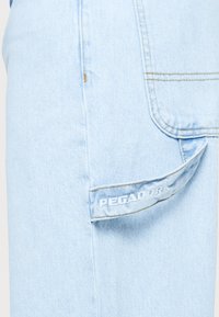 Pegador DAULE BAGGY WORKWEAR - Vaqueros baggy - washed cold blue