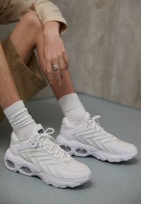 AIR MAX  - Sneakers laag - white/black
