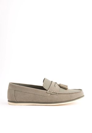 EMBOSSED TASSEL LOAFERS - Mokkasiinit - grey