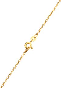 Guldpläterat kedjearmband med små, länkade ovala former. Har en kräftklämma med en säkerhetsfångst och en tagg som visar "925" märkningen.