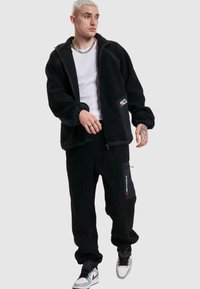 Southpole Treningo apatinė dalis - black