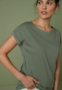 Next CAP SLEEVE T-SHIRT - Základné tričko - khaki green