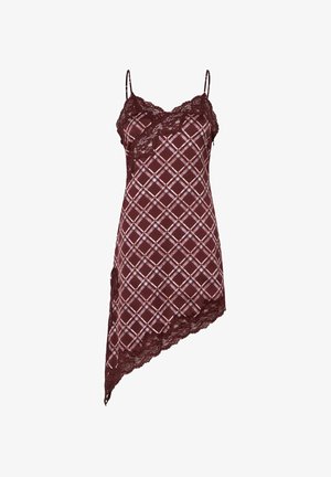 Vestido lencero burdeos con patrón de cuadros blancos, ribete de encaje en el escote y dobladillo asimétrico, con tirantes finos ajustables.