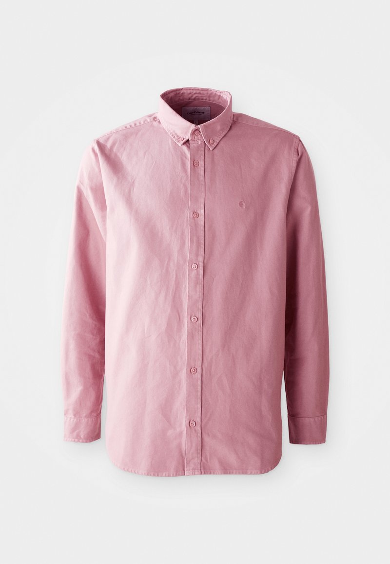 Camicia a maniche lunghe con bottoni in un tessuto rosa chiaro. Presenta un colletto classico, sei bottoni sul davanti e un logo discreto sul petto.