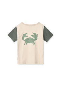 Krátký rukáv tričko s krémovým tělem, zelenými rukávy a grafikou kraba na zadní straně. Bavlněný materiál, pratelný v pračce. Text: "OH CRAB."