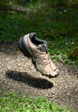 Salomon SPEEDCROSS 6 - Maastojuoksukengät - natural/black/almond milk