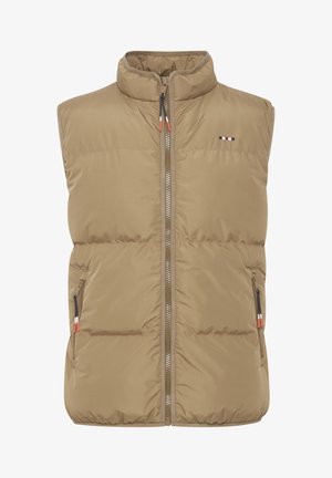Beige puffer vest med høy krage, frontlås og sidelommer. Har et logo og fargeaksenter i rødt, hvitt og blått.