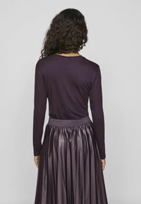 VILA RUNDHALS - Topper langermet - plum perfect