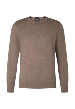 Brązowy sweter dzianinowy z okrągłym dekoltem i długimi rękawami. Posiada ribbowane mankiety i dół oraz mały logo na dole.