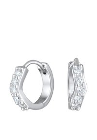 Boucles d'oreilles en argent en forme de cerceau avec un design incurvé, ornées de plusieurs pierres précieuses transparentes d'un côté, surface polie et fermeture à clip.