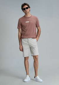 Unausgewählt, beige