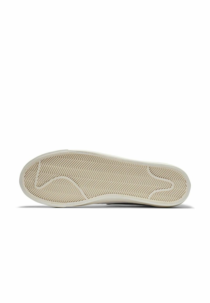 blazer low 77 vintage white black sail