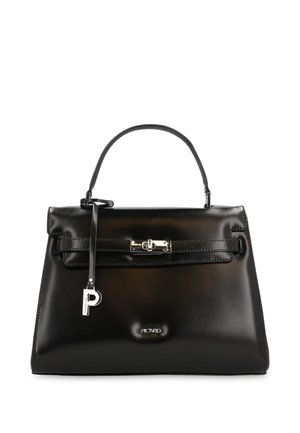 Sac à main en cuir noir avec poignée supérieure, fermoir tournant argenté et pendentif argenté en forme de "P" suspendu sur la sangle avant.