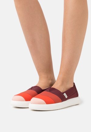 TOMS, Chaussons - dark red