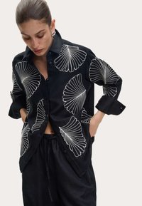 Marks & Spencer RICH EMBROIDERED COLLARED RELAXED  - Camicia - black