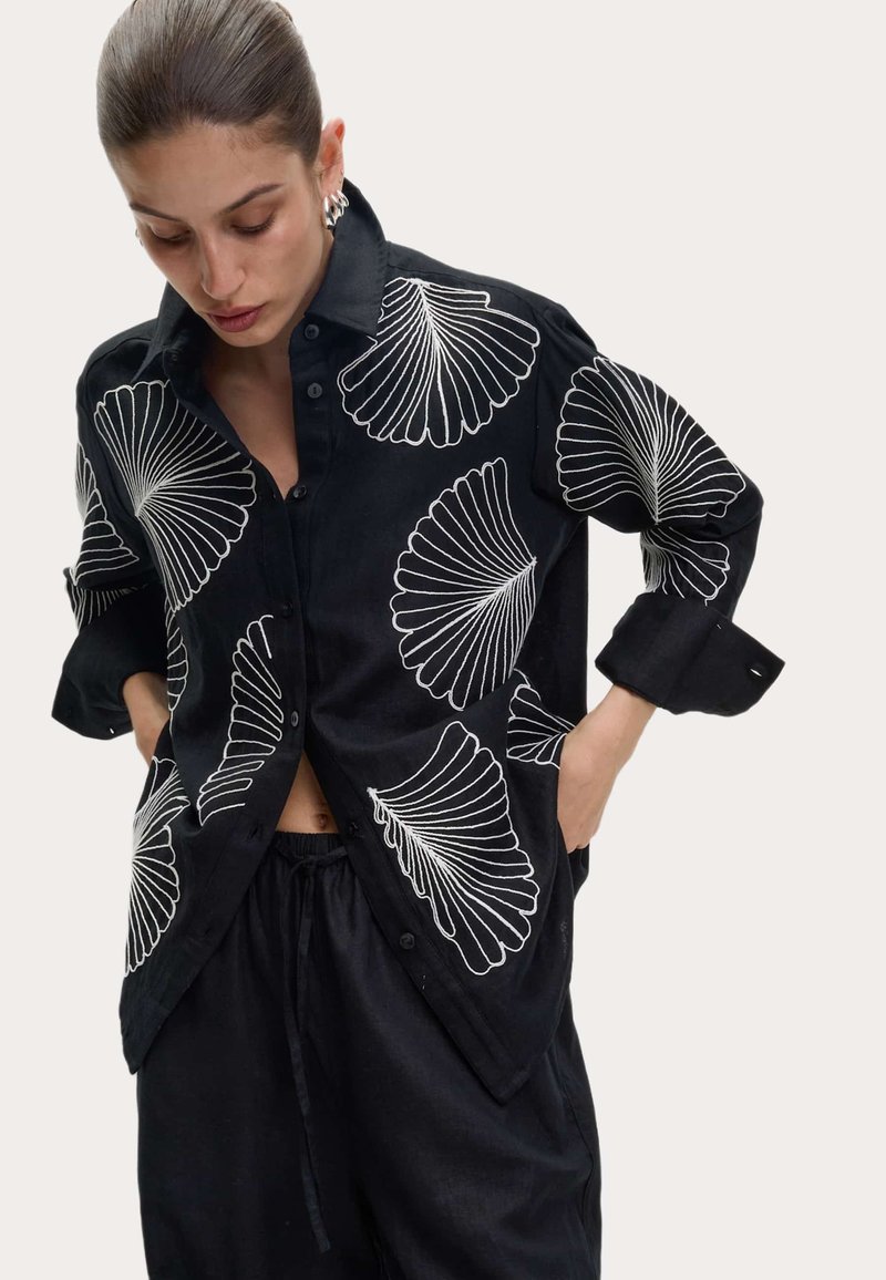 Marks & Spencer RICH EMBROIDERED COLLARED RELAXED  - Camicia - black