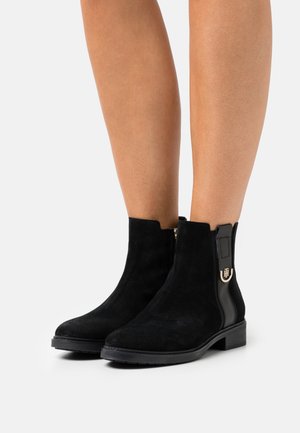 HARDWARE BOOT - Bottines - black