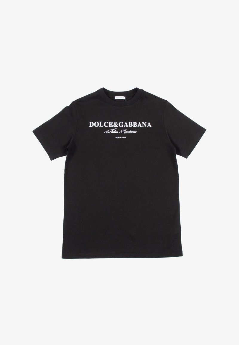 T-shirt nera in cotone con maniche corte, colletto rotondo e logo stampato bianco sul fronte. Design minimalista con una texture liscia.