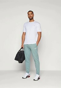Puma COLOR LOGO SWEATPANTS - Παντελόνι φόρμας - green moon