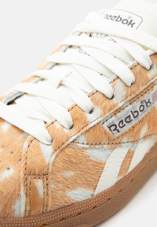 Reebok Club C LTD Sneakers Painted Brown — foto 6