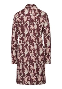 Dlouhý vínový kabát s paisley vzorem v růžové a krémové barvě. Vyrobeno z látky s hladkou texturou a s límcem. Dlouhé rukávy.