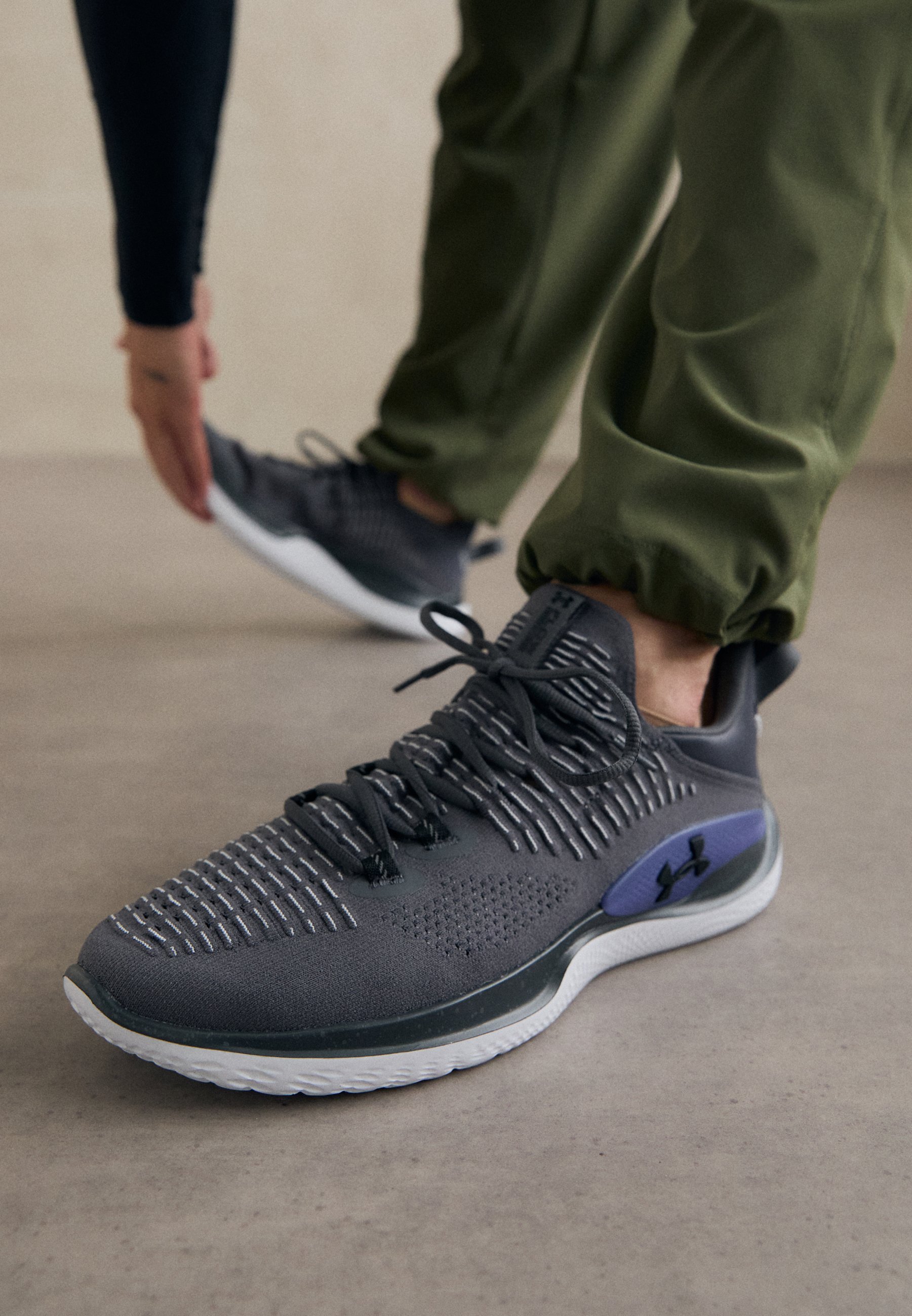 【未使用】UNDER ARMOUR Flow Dynamic ブラック Amazon | [アンダーアーマー] スニーカー UA FLOW DYNAMIC