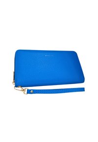 Portafoglio blu in pelle con finitura testurizzata, dotato di chiusura a zip e tracolla staccabile. Accenti in metallo dorato visibili.