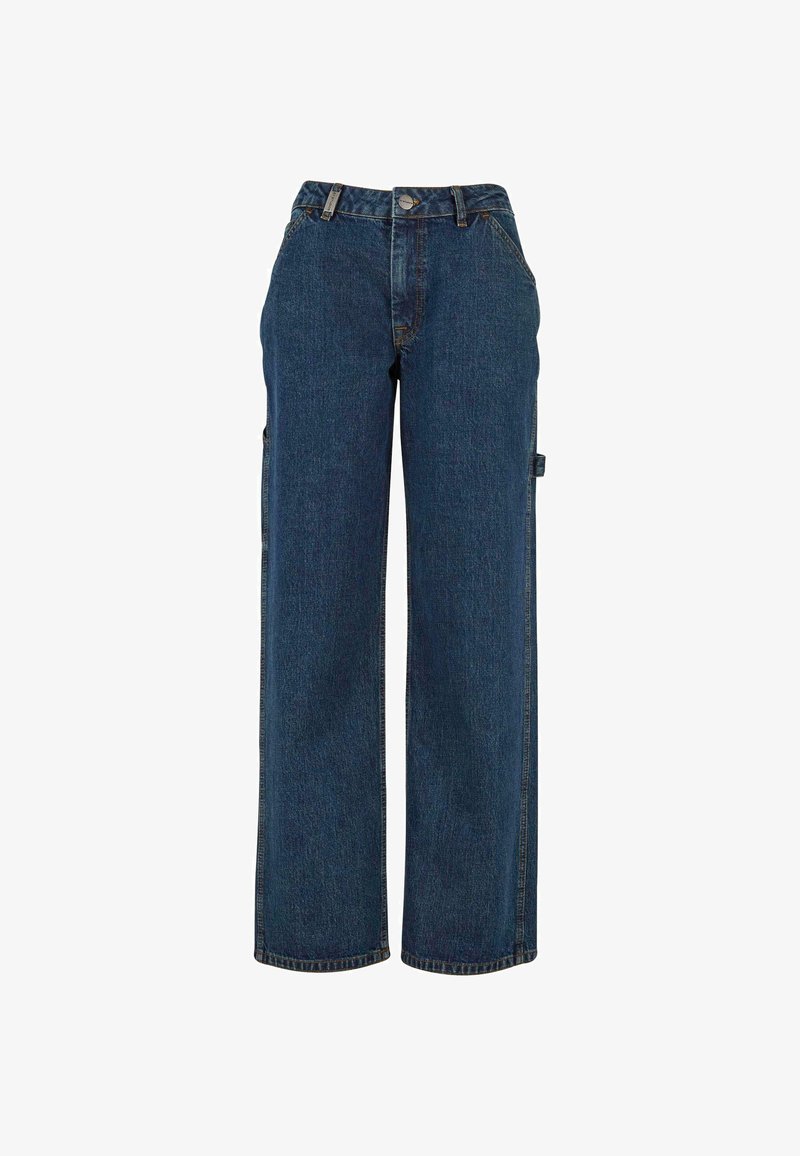 Tumši zilie džinsu kravas bikses ar taisnu kāju griezumu, kurām ir sānu kabatas un sudraba metāla detaļas aizdarē un akcentos.