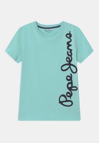 Lyse turkis bomuld t-shirt med korte ærmer, som har et fremtrædende sort "Pepe Jeans" logo i kursiv stil langs siden.