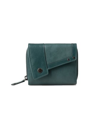 Portafoglio in pelle verde acqua con chiusura a pattina, zip sicura e cuciture decorative. Presenta angoli arrotondati, texture liscia e dettagli in metallo.
