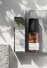 KORRES BORAGE SPF6 MATTIFYING MOISTURISER - Crema de día