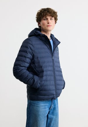 HOODED CHANNELED PUFFER - Ľahká bunda - dark sapphire