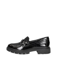 Zwarte gepatineerde leren instapper met een robuuste rubberen zool, voorzien van een decoratieve band en hardware-detail aan de bovenkant.