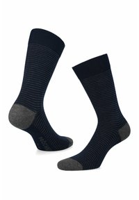 Granatowe skarpetki z cienkimi pionowymi paskami, kontrastującym szarym palcem i piętą, wykonane z prążkowanego, strukturalnego materiału dla wygody.