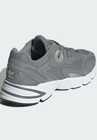 adidas Originals ASTIR - Sapatilhas - grey