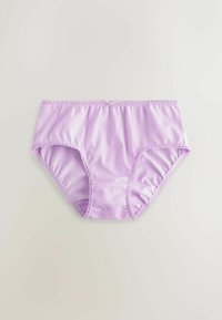 Lilla højskåret dameundertøj med lille sløjfedetalje ved linningen, lavet af glat stof med elastiske kanter og blonderkant.