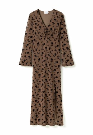 Garums brūns kleitas ar melnu ziedu rakstu, V veida izgriezumu, savelkšanu krūšu daļā, garām piedurknēm un sānu šķēlumu. Mīksta auduma.