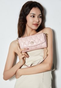 Victoria Hyde PEARL QUILTED - Borsa a tracolla - rosa