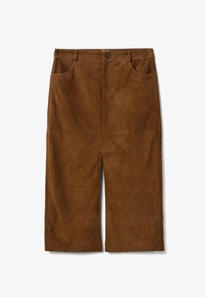 Brauner Wildleder-Midirock mit vorderlichem Schlitz, Gürtelschlaufen, zwei Vorderentaschen und Knopfverschluss am Bund.