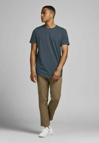 Jack & Jones JJENOA TEE CREW NECK - T-Shirt basic - asphalt