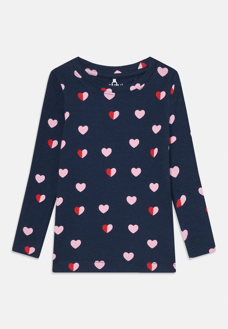 Marineblauseshirt mit langen Ärmeln aus Baumwolle, mit einem Allover-Muster aus pinken und roten Herzen in verschiedenen Größen. Runder Halsausschnitt und weicher Textur.