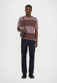 Paul Smith Apdrukāts T-krekls - mauve