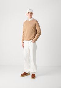 GANT SHIELD C NECK - Sweater - warm khaki