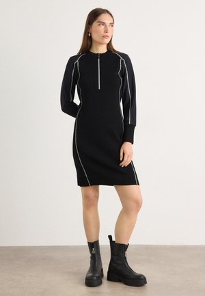 Svetríkové šaty - black