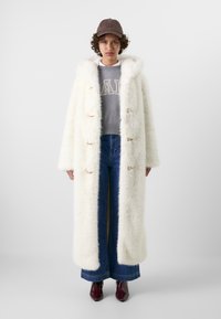 GAP GAP X CULT GAIA FAUX FUR COAT - Klasikinis paltas - antique white
