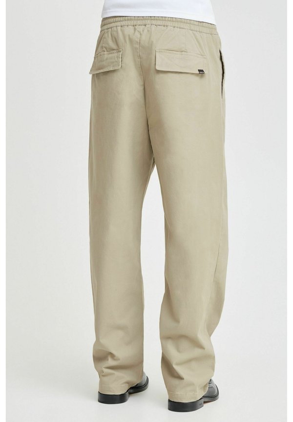 SDALANN STRAIGHT FIT - Trousers - laurel oak3